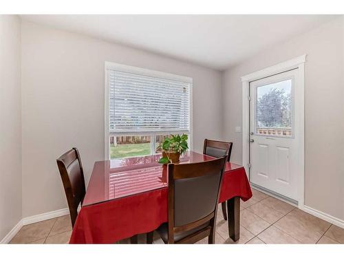 161 Silverado Range View, Calgary, AB - Indoor Photo Showing Dining Room