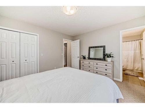 161 Silverado Range View, Calgary, AB - Indoor Photo Showing Bedroom