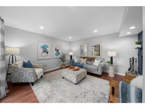 1-1760 8 Avenue Nw, Calgary, AB - Indoor Photo Showing Living Room