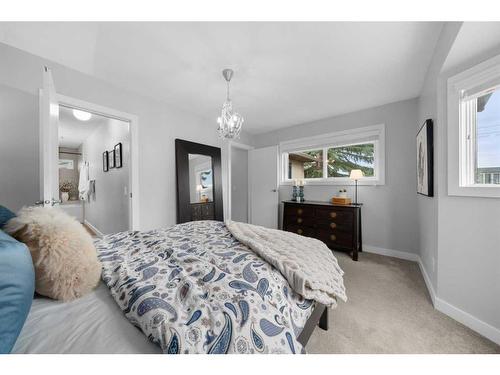 1-1760 8 Avenue Nw, Calgary, AB - Indoor Photo Showing Bedroom