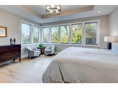 1920 10A Street Sw, Calgary, AB - Indoor Photo Showing Bedroom