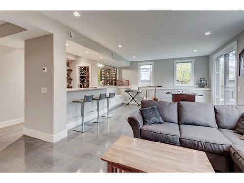 1920 10A Street Sw, Calgary, AB - Indoor Photo Showing Living Room