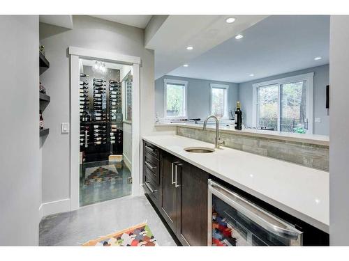 1920 10A Street Sw, Calgary, AB - Indoor Photo Showing Kitchen