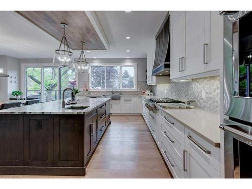 1920 10A Street Sw, Calgary, AB - Indoor Photo Showing Kitchen With Upgraded Kitchen