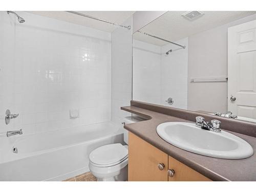 4114-4975 130 Avenue Se, Calgary, AB - Indoor Photo Showing Bathroom