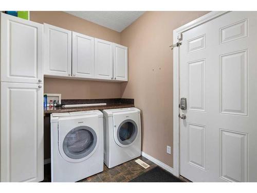 1413 Kings Heights Boulevard Se, Airdrie, AB - Indoor Photo Showing Laundry Room