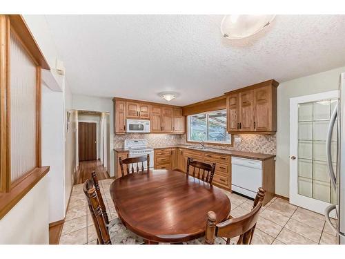 9216 Allison Drive Se, Calgary, AB - Indoor Photo Showing Dining Room