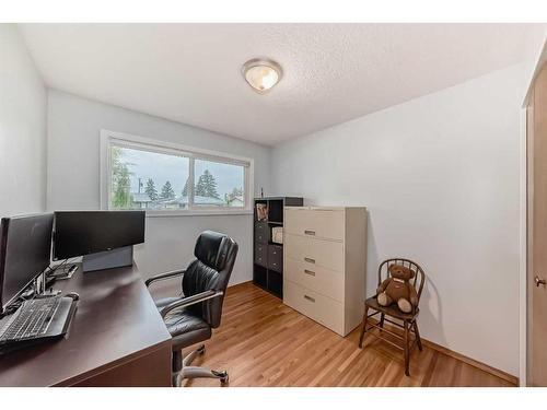 9216 Allison Drive Se, Calgary, AB - Indoor Photo Showing Office