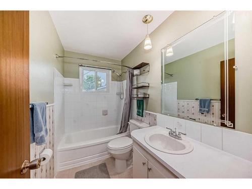 9216 Allison Drive Se, Calgary, AB - Indoor Photo Showing Bathroom