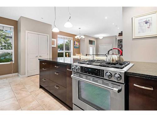 2620 2 Street Nw, Calgary, AB - Indoor Photo Showing Kitchen