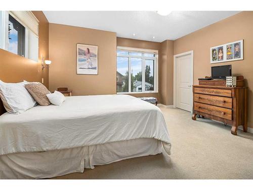 2620 2 Street Nw, Calgary, AB - Indoor Photo Showing Bedroom