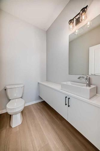 128 Edith Place Nw, Calgary, AB - Indoor Photo Showing Bathroom