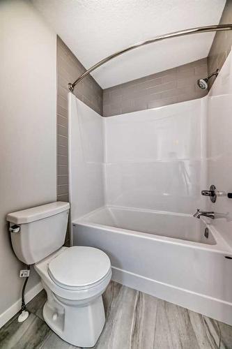 128 Edith Place Nw, Calgary, AB - Indoor Photo Showing Bathroom