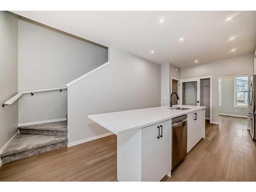 128 Edith Place Nw, Calgary, AB - Indoor Photo Showing Kitchen