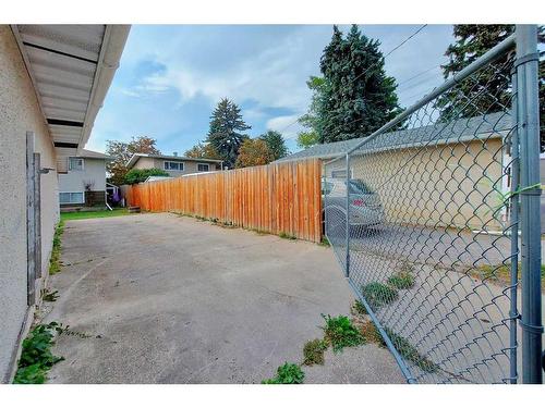 812 47 Street Se, Calgary, AB - Outdoor