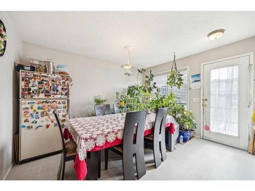 17 Country Hills Bay Nw, Calgary, AB - Indoor Photo Showing Dining Room