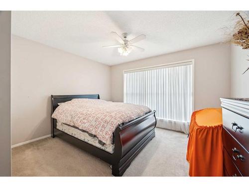 17 Country Hills Bay Nw, Calgary, AB - Indoor Photo Showing Bedroom