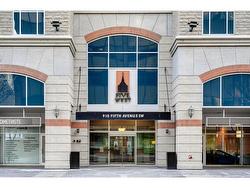 608-910 5 Avenue SW Calgary, AB T2P 0C3