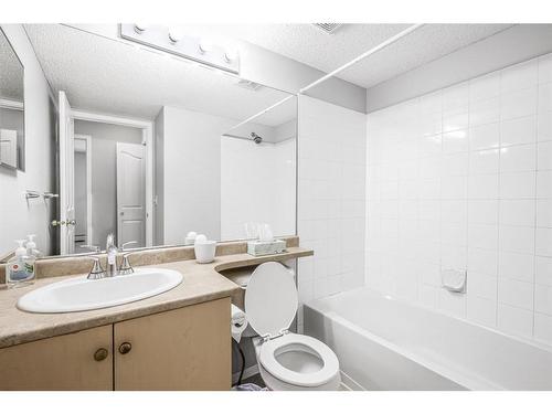 3217-16320 24 Street Sw, Calgary, AB - Indoor Photo Showing Bathroom