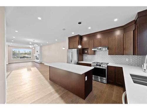 5222 21 Street Sw, Calgary, AB - Indoor Photo Showing Kitchen With Stainless Steel Kitchen With Double Sink With Upgraded Kitchen