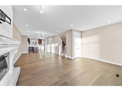 5222 21 Street Sw, Calgary, AB - Indoor With Fireplace