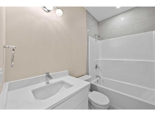 5222 21 Street Sw, Calgary, AB - Indoor Photo Showing Bathroom