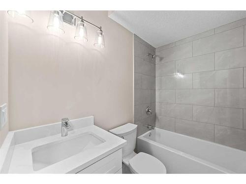 5222 21 Street Sw, Calgary, AB - Indoor Photo Showing Bathroom