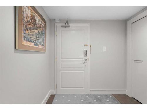 8406-400 Eau Claire Avenue Sw, Calgary, AB - Indoor Photo Showing Other Room