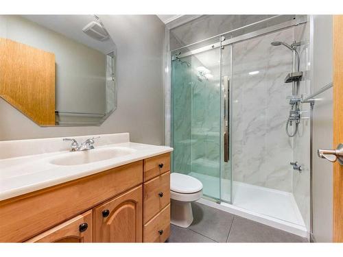 1320 56 Avenue Nw, Calgary, AB - Indoor Photo Showing Bathroom