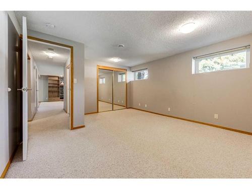 1320 56 Avenue Nw, Calgary, AB - Indoor Photo Showing Other Room