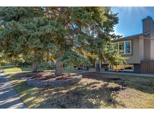 1320 56 Avenue Nw, Calgary, AB - Outdoor