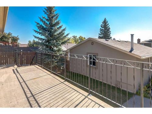 1320 56 Avenue Nw, Calgary, AB - Outdoor