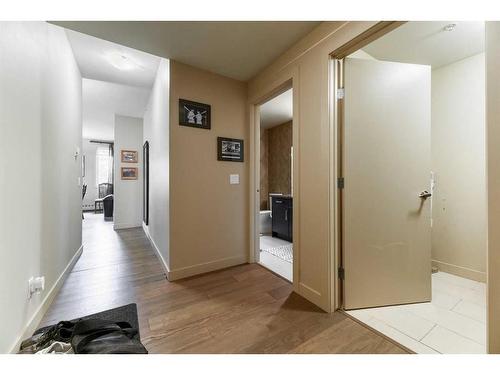 307-1730 5A Street Sw, Calgary, AB - Indoor Photo Showing Other Room