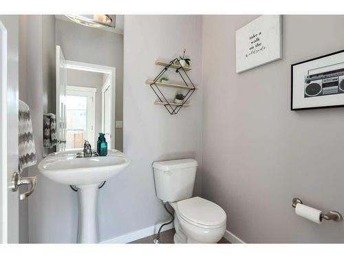 39 Nolanfield Terrace Nw, Calgary, AB - Indoor Photo Showing Bathroom