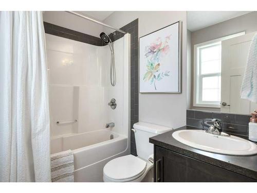 39 Nolanfield Terrace Nw, Calgary, AB - Indoor Photo Showing Bathroom