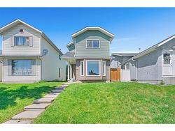 48 Dovercliffe Way SE Calgary, AB T2B 2C6