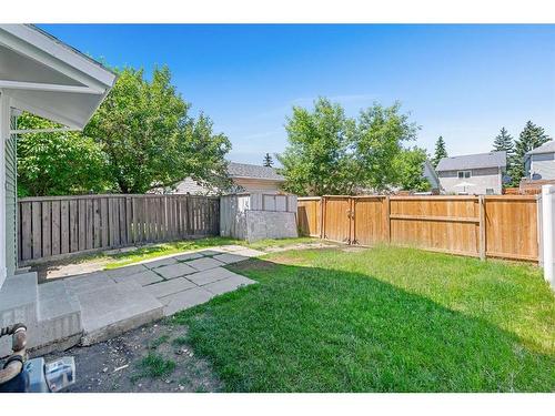 48 Dovercliffe Way Se, Calgary, AB - Outdoor With Backyard