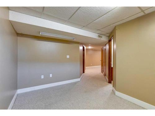 328 Wascana Road Se, Calgary, AB - Indoor Photo Showing Other Room