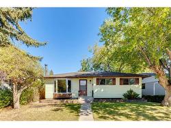 328 Wascana Road SE Calgary, AB T2J 1H8