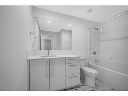 1206-60 Skyview Ranch Road Ne, Calgary, AB - Indoor Photo Showing Bathroom