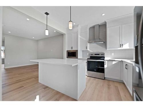 826 Bayview Terrace Sw, Airdrie, AB - Indoor Photo Showing Kitchen With Stainless Steel Kitchen With Upgraded Kitchen