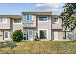 421 40 Street NE Calgary, AB T2A 6S1