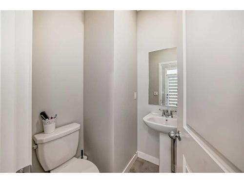 624 Savanna Boulevard Ne, Calgary, AB - Indoor Photo Showing Bathroom