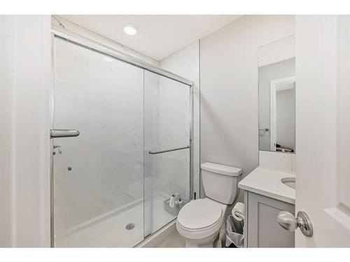 624 Savanna Boulevard Ne, Calgary, AB - Indoor Photo Showing Bathroom