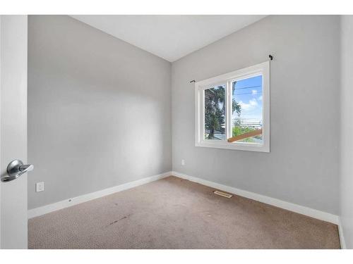 2723 15 Avenue, Calgary, AB - Indoor Photo Showing Other Room