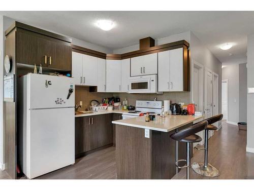 2723 15 Avenue, Calgary, AB - Indoor Photo Showing Kitchen