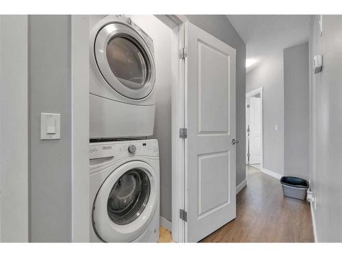 2723 15 Avenue, Calgary, AB - Indoor Photo Showing Laundry Room