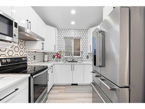 295 Saddlemead Road Ne, Calgary, AB - Indoor Photo Showing Kitchen