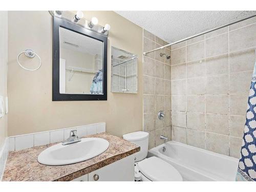 295 Saddlemead Road Ne, Calgary, AB - Indoor Photo Showing Bathroom