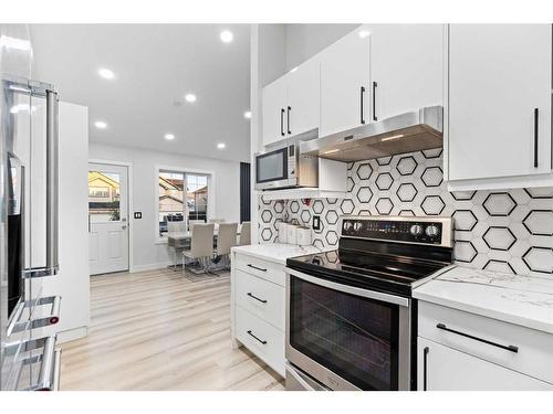 295 Saddlemead Road Ne, Calgary, AB - Indoor Photo Showing Kitchen